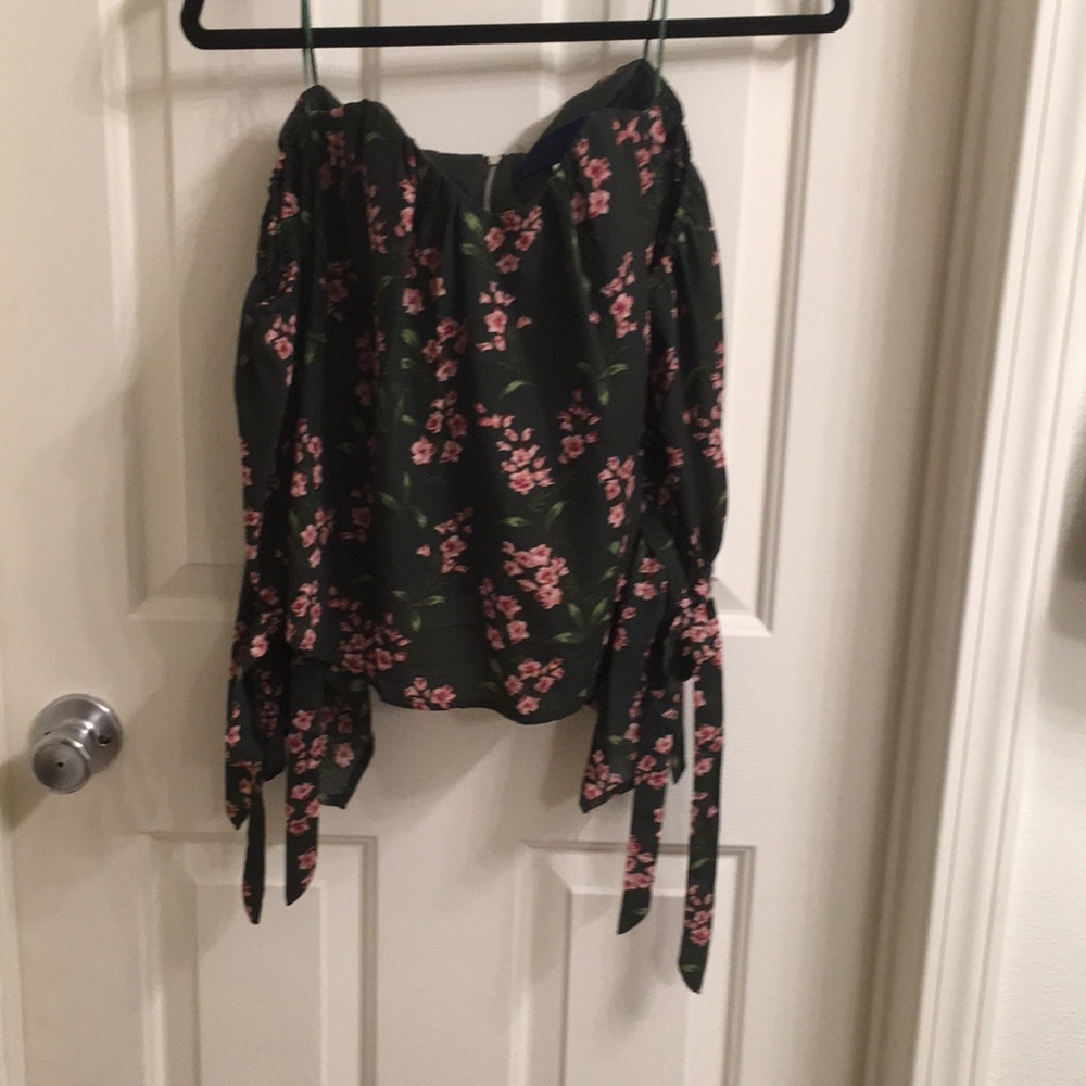 Lovely Top🌵🍃🌸 - Picture 8 of 8